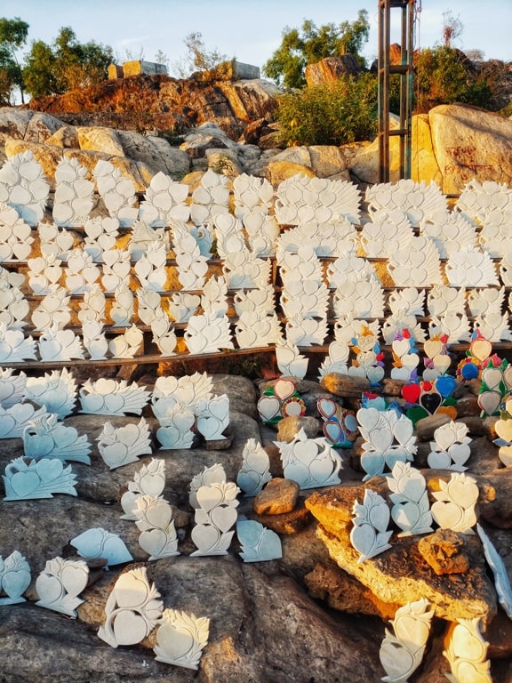 Some paint, skill and hard work combine to make the most beautiful souvenirs. This one’s for the art lovers in your life 