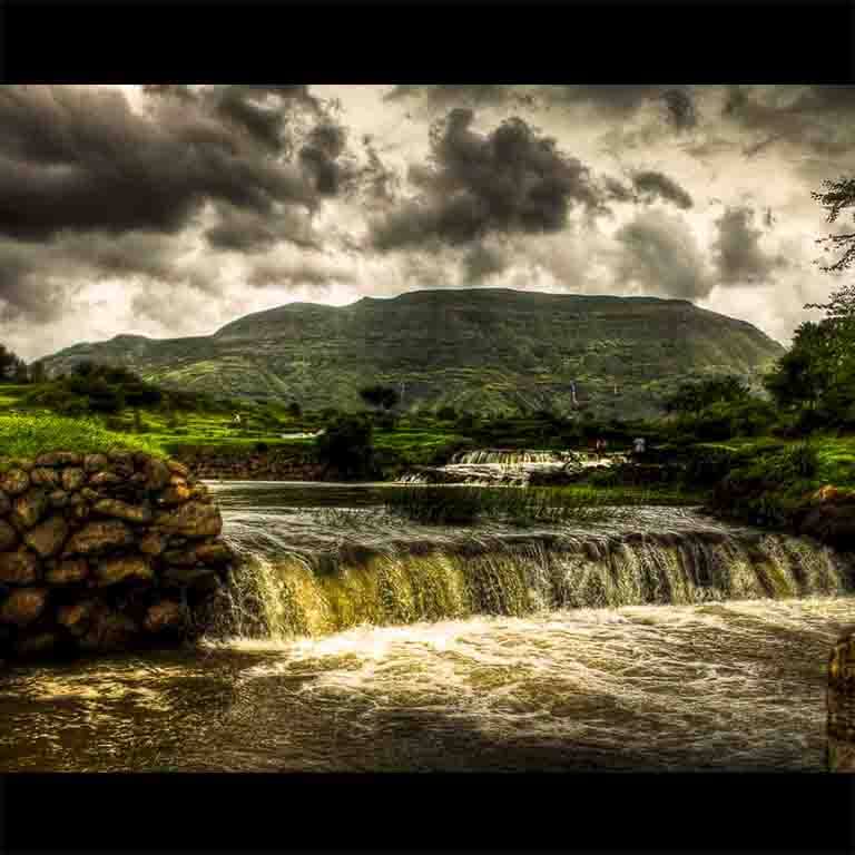 Witness the monsoon fill colours to the landscape. Show this to the friend who would love to chill with you here for hours!