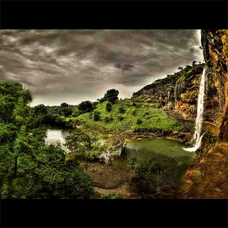 Let’s see how many hidden treasures you can find near Lonar!Share this with a water-baby who’d totally take a dive here.