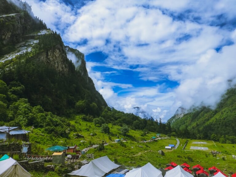 Take a well-deserved break at this breathtaking site.Tag city-folks craving a clear blue sky.