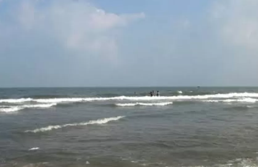 Photo of Velankanni Beach Road, Velankanni by Radhika Narasimhan