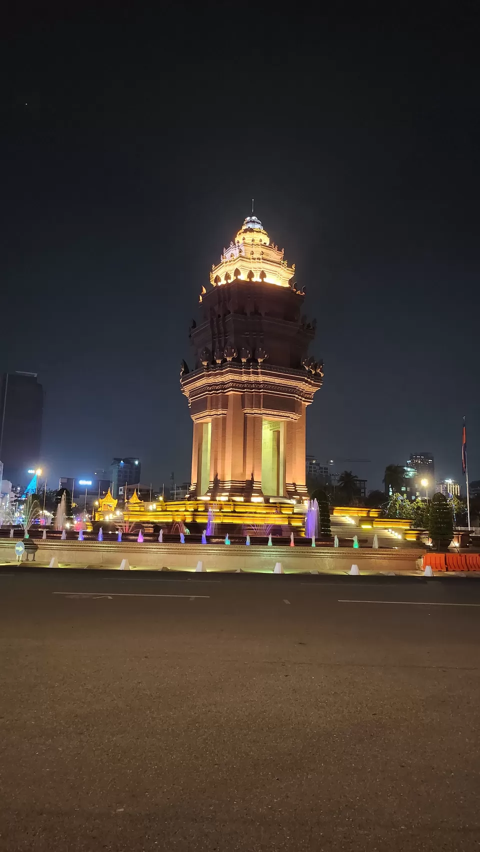 Photo of Independence Monument, Phnom Penh by Tadasha Mishra
