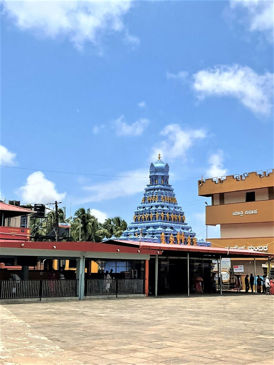 Photo of The vast premises of the famous Kadri Manjunath Temple, Mangalore! by Hemanth Bhargav Murthy (Hemuu)