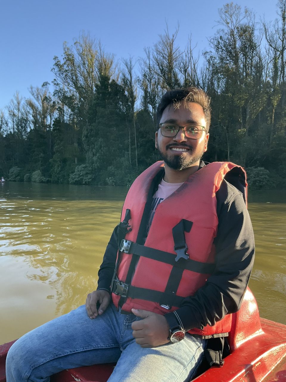 Photo of This is how boating at the Ooty Lake on a winter sunset feels like, during the golden hour! by Hemanth Bhargav Murthy (Hemuu)