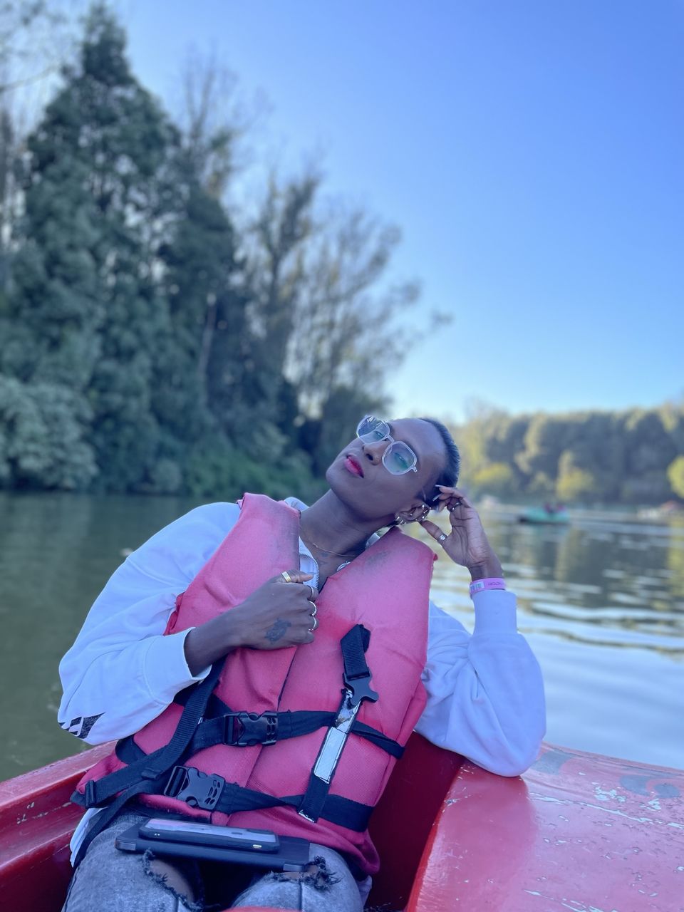 Photo of This is how boating at the Ooty Lake on a winter sunset feels like, during the golden hour! by Hemanth Bhargav Murthy (Hemuu)