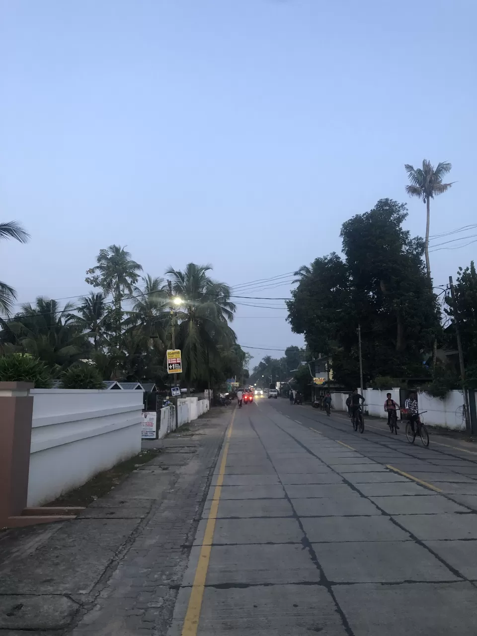 Photo of Beach, Backwaters, and a Bus ride to Bangalore before bidding bye to Alleppey, Kerala. by Hemanth Bhargav Murthy (Hemuu)