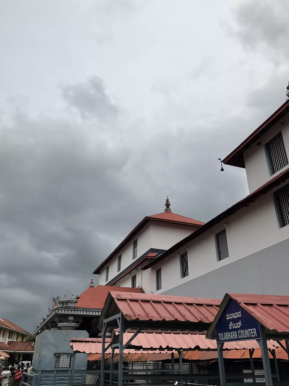 Photo of Witness Manjunatha - the deity of righteousness and Annapurna - the Mega Kitchen at Dharmasthala. by Hemanth Bhargav Murthy (Hemuu)