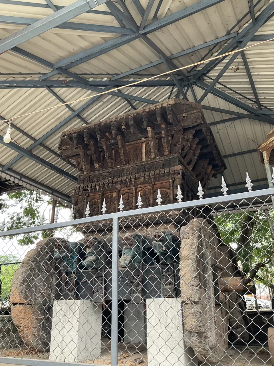 Photo of Witness Manjunatha - the deity of righteousness and Annapurna - the Mega Kitchen at Dharmasthala. by Hemanth Bhargav Murthy (Hemuu)
