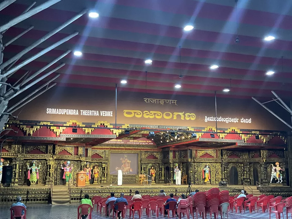 Photo of This is how witnessing Udupi Sri Krishna from the Kanakanna Kindi made me feel, Karnataka. by Hemanth Bhargav Murthy (Hemuu)