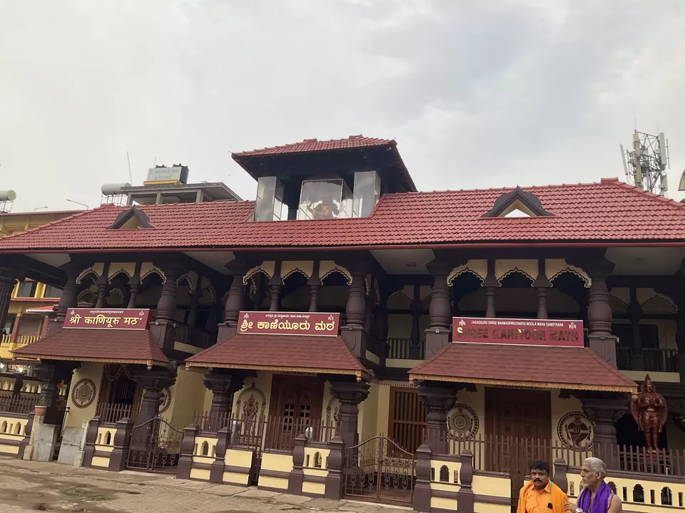 Photo of This is how witnessing Udupi Sri Krishna from the Kanakanna Kindi made me feel, Karnataka. by Hemanth Bhargav Murthy (Hemuu)