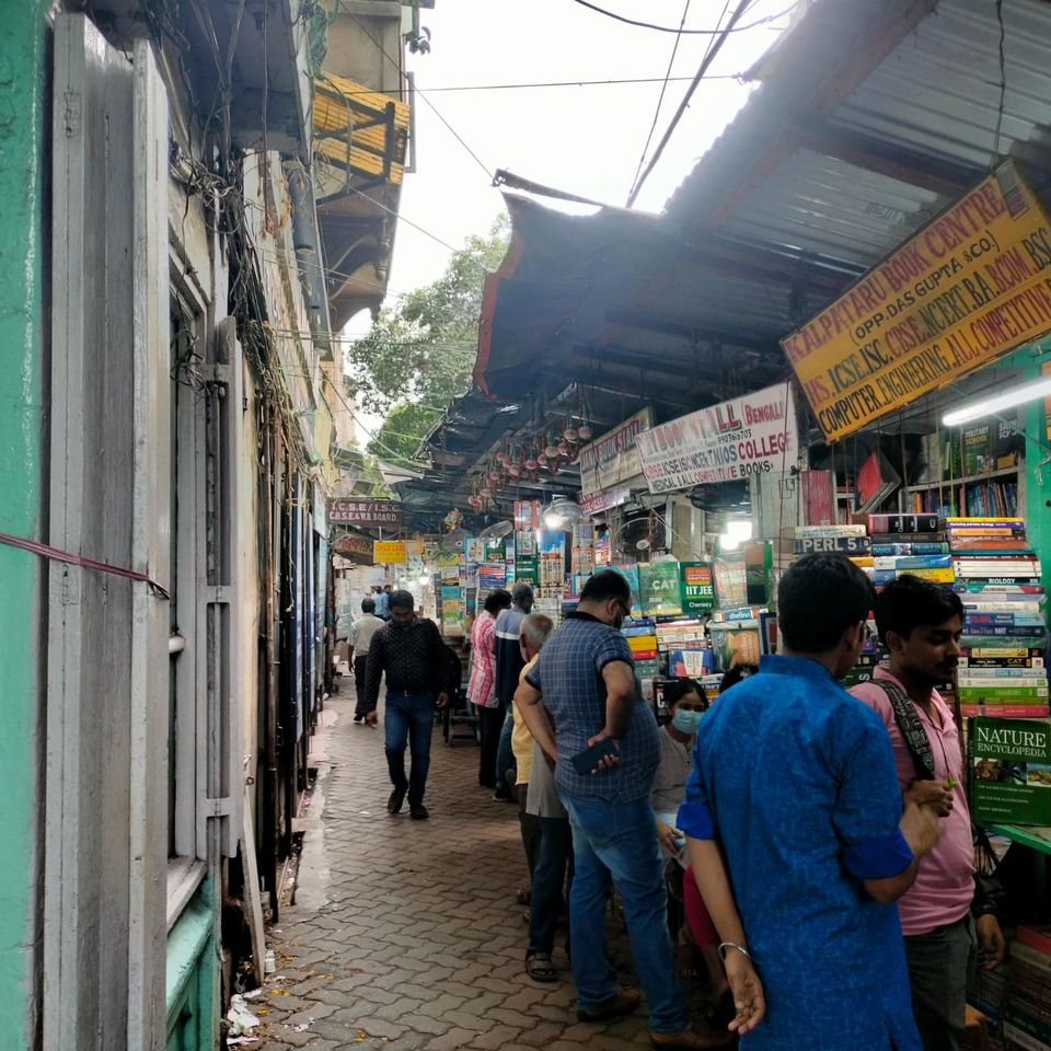 Photo of Weekend Outing: An afternoon at College Street aka Boi Para… by Tania Roy Sengupta