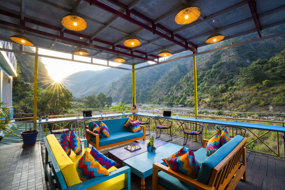 Photo of Riverside Heaven: This goSTOPS Hostel in Dehradun Looks Straight Out of a Winter Postcard by Namrata Das Adhikary