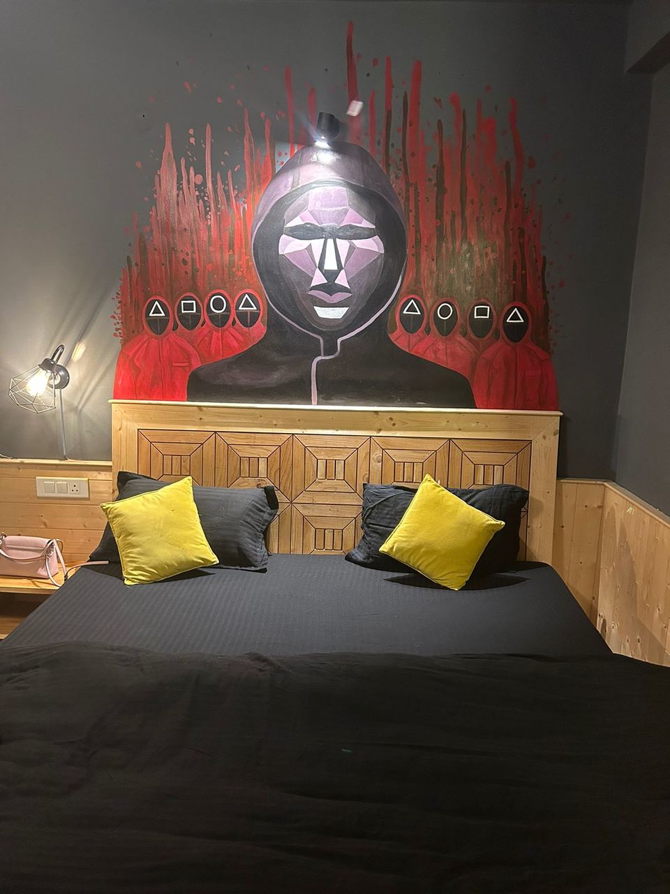 Photo of I found a Squid Games Themed Hostel in Manali ! by Akshita Duggal