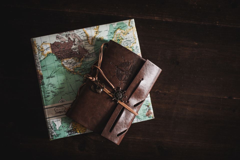 Photo of 20 Thoughtful Gifts You Can Plan On Gifting Your Hodophile Partner This Valentine’s Day! by Sinchita Sinha