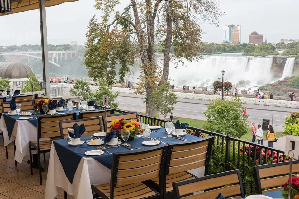 Photo of Queen Victoria Place Restaurant, Niagara Falls by Sinchita Sinha
