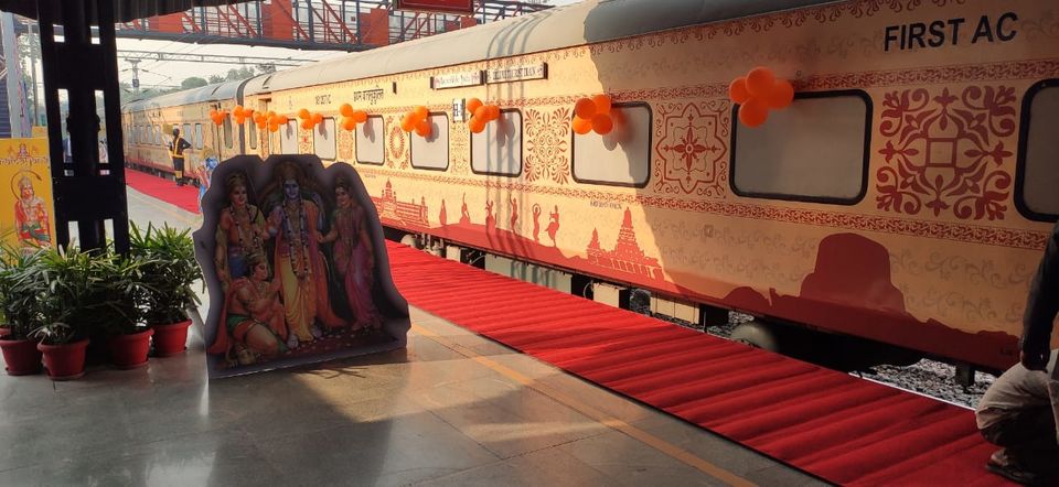 Photo of IRCTC की स्पेशल रामायण सर्किट यात्रा: अयोध्या से रामेश्वरम का करें दर्शन, जानें किराया और अन्य डिटेल by Deeksha