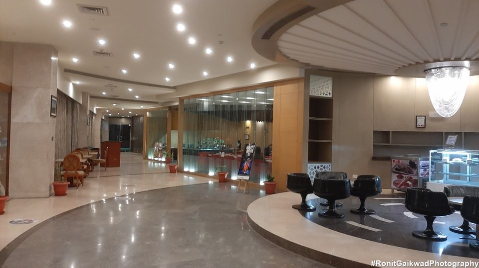 Photo of A comfortable hotel with spacious rooms. Needs improvement in breakfast spread though !!! by Ronit Rajesh Gaikwad