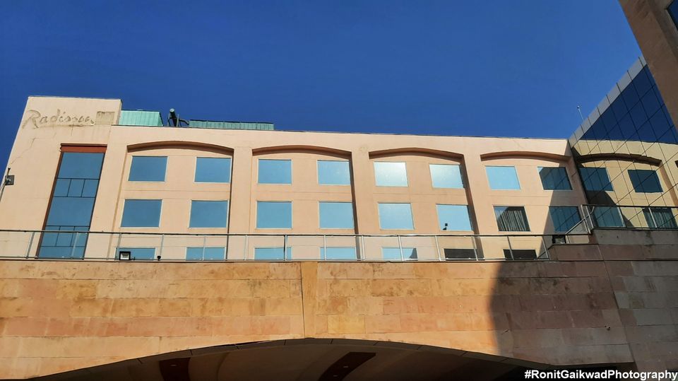 Photo of A comfortable hotel with spacious rooms. Needs improvement in breakfast spread though !!! by Ronit Rajesh Gaikwad