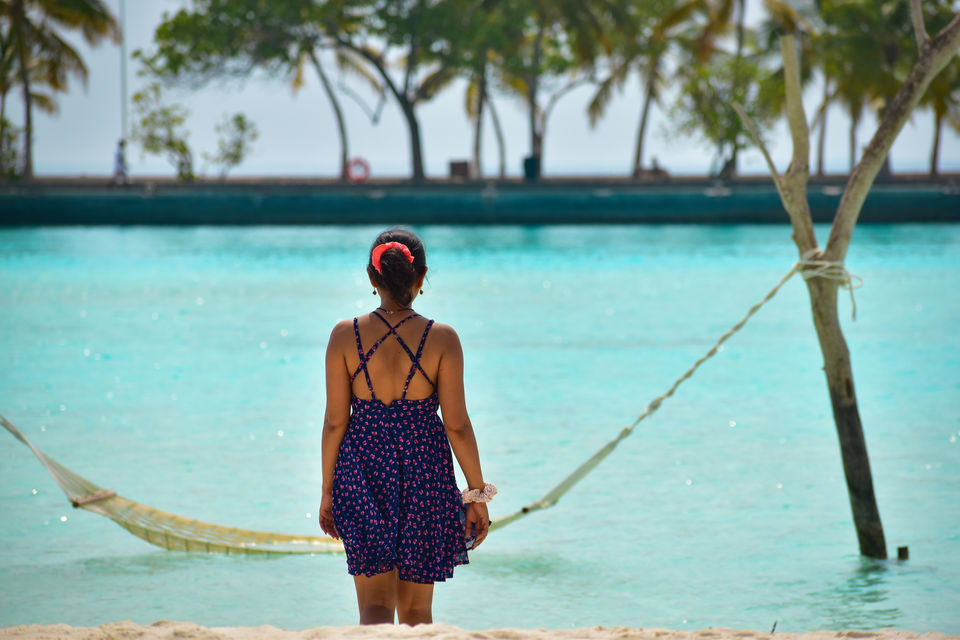 Photo of A Complete Guide to Create Your Look for Tropical Paradise: Maldives Look Book by Shivangi Johri