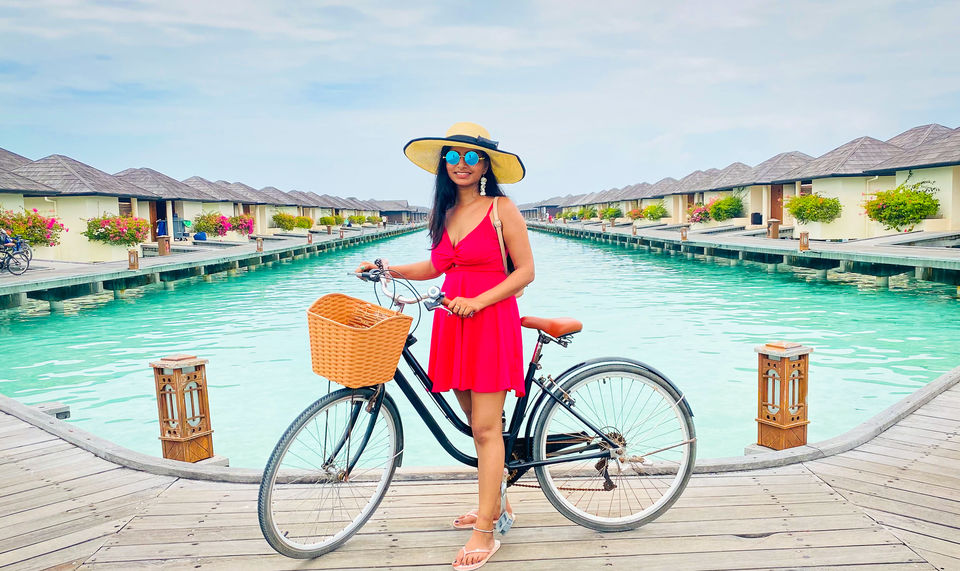 Photo of A Complete Guide to Create Your Look for Tropical Paradise: Maldives Look Book by Shivangi Johri