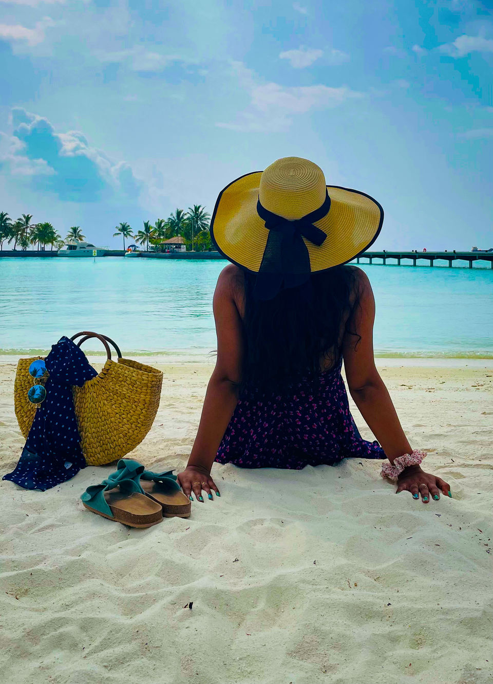 Photo of A Complete Guide to Create Your Look for Tropical Paradise: Maldives Look Book by Shivangi Johri