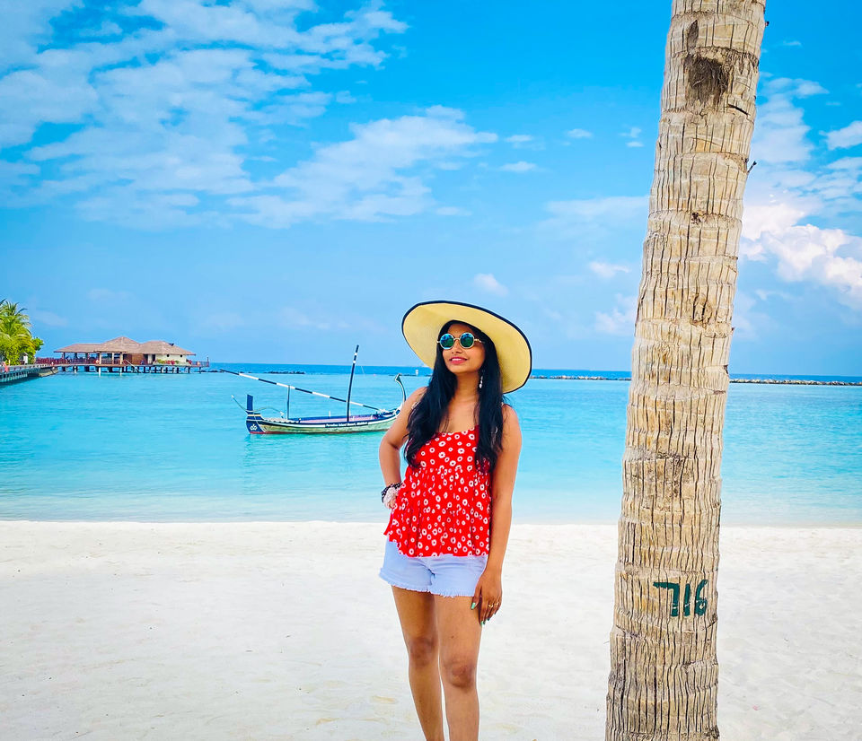 Photo of A Complete Guide to Create Your Look for Tropical Paradise: Maldives Look Book by Shivangi Johri