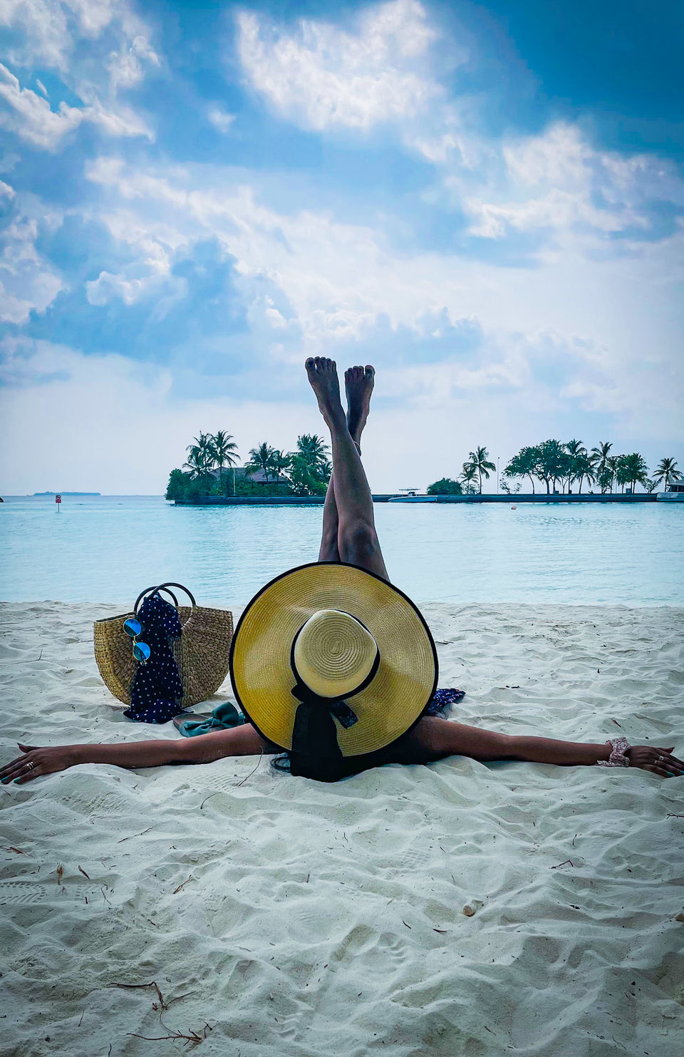 Photo of A Complete Guide to Create Your Look for Tropical Paradise: Maldives Look Book by Shivangi Johri