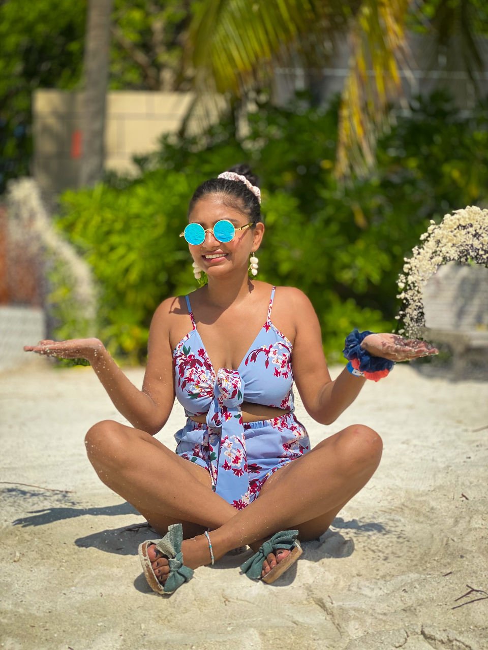 Photo of A Complete Guide to Create Your Look for Tropical Paradise: Maldives Look Book by Shivangi Johri