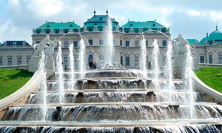 Photo of Palace complex Belvedere in Vienna by Enotus