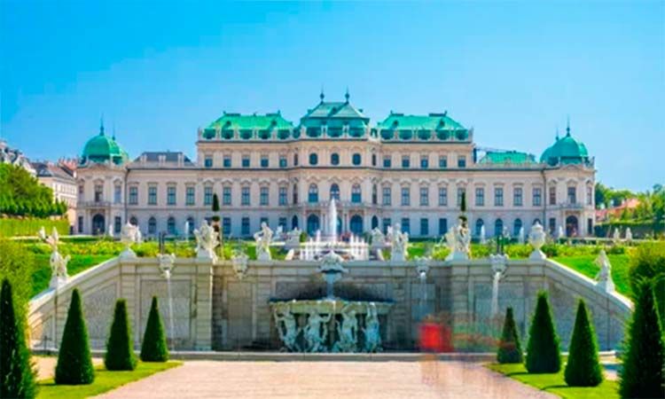 Photo of Palace complex Belvedere in Vienna by Enotus