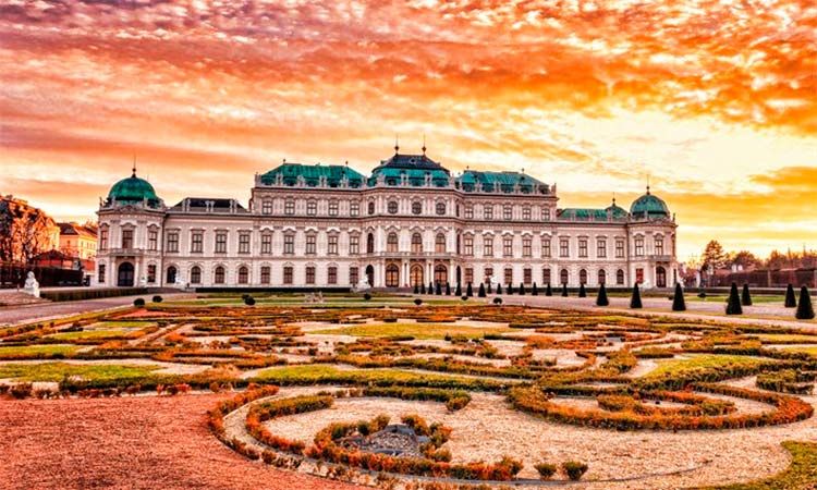 Photo of Palace complex Belvedere in Vienna by Enotus