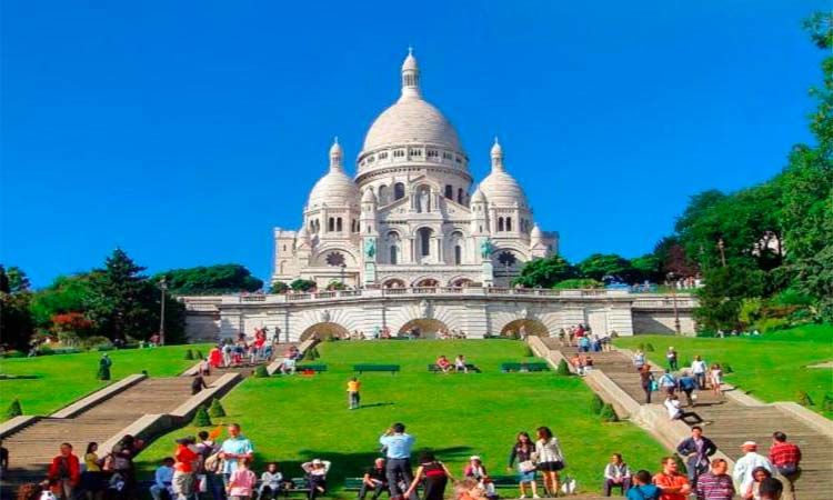 Photo of Montmartre and its streets by Enotus