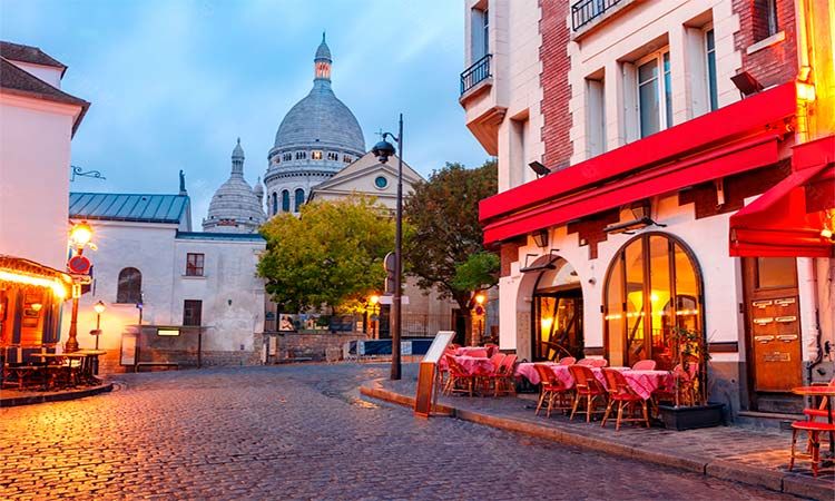 Photo of Montmartre and its streets by Enotus