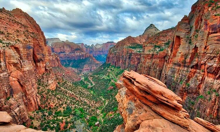 Photo of Zion National Park in Las Vegas by Enotus