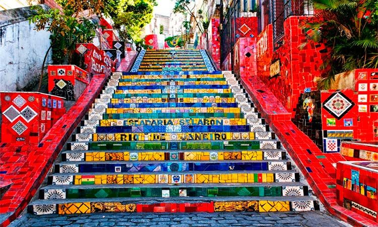 Photo of Selarona staircase in Rio de Janeiro by Enotus