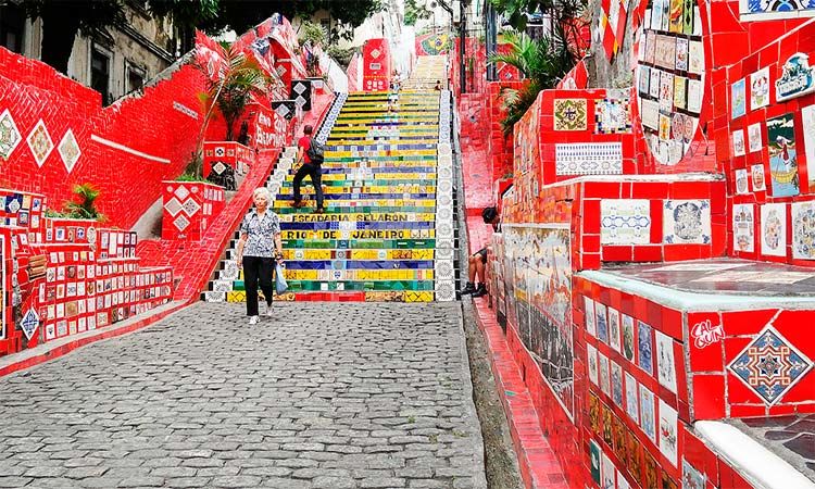Photo of Selarona staircase in Rio de Janeiro by Enotus