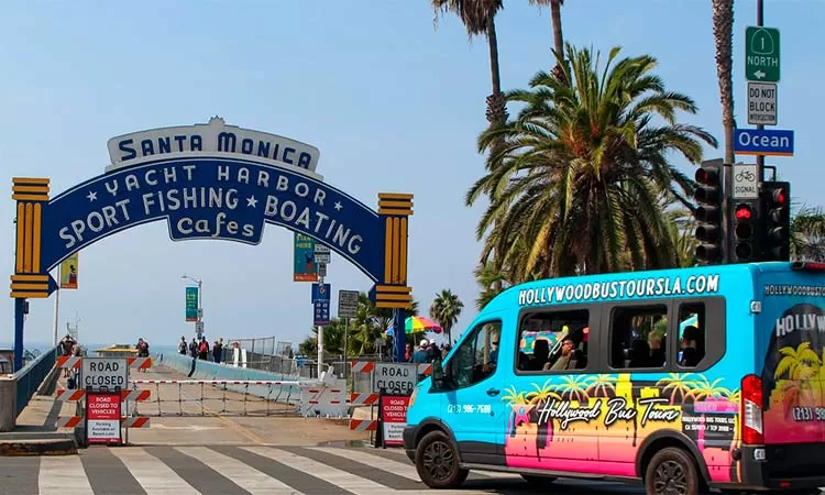 Photo of Hollywood Los Angeles Open Air Bus Tour by Enotus