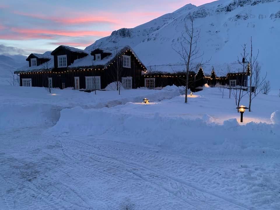 Photo of દુનિયાની 8 સૌથી નાની હોટલ, એક માં તો પહાડથી લટકેલી પથારી પર સુવે છે લોકો by Paurav Joshi