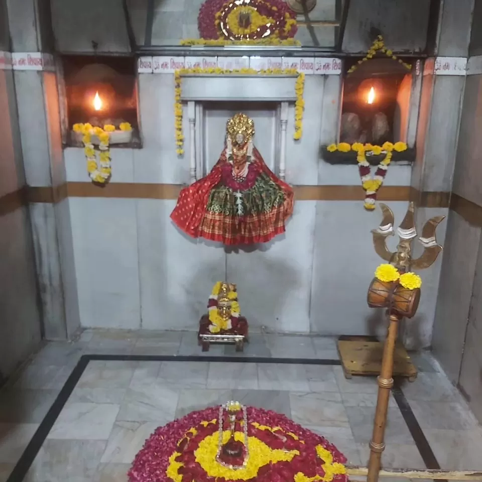 Photo of ગુજરાતનું એક એવું મહાદેવ મંદિર કે જયાં 600 વર્ષ જૂનું ઘી છે, ઘી બગડ્યુ નથી કે ગંધ પણ નથી આવતી by Paurav Joshi