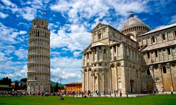 Photo of Fascinating views of the Leaning Tower of Pisa by TinaGeller
