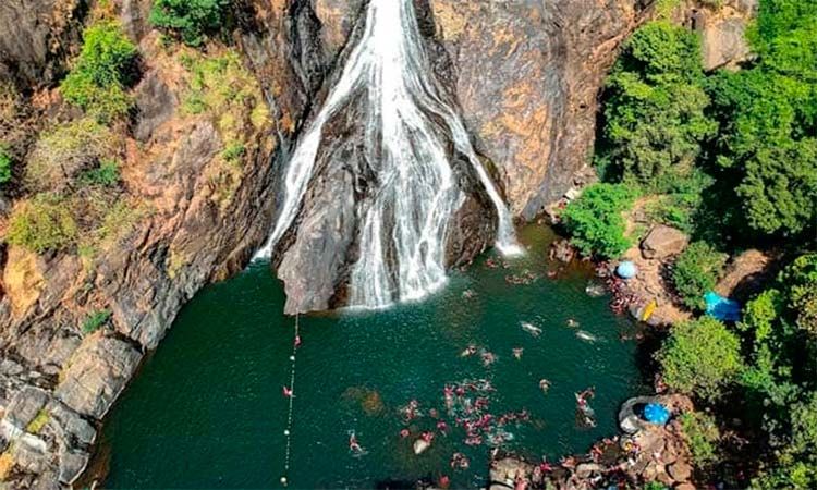 Photo of Dudhsagar waterfall in Goa by TinaGeller