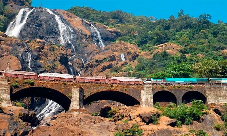 Photo of Dudhsagar waterfall in Goa by TinaGeller