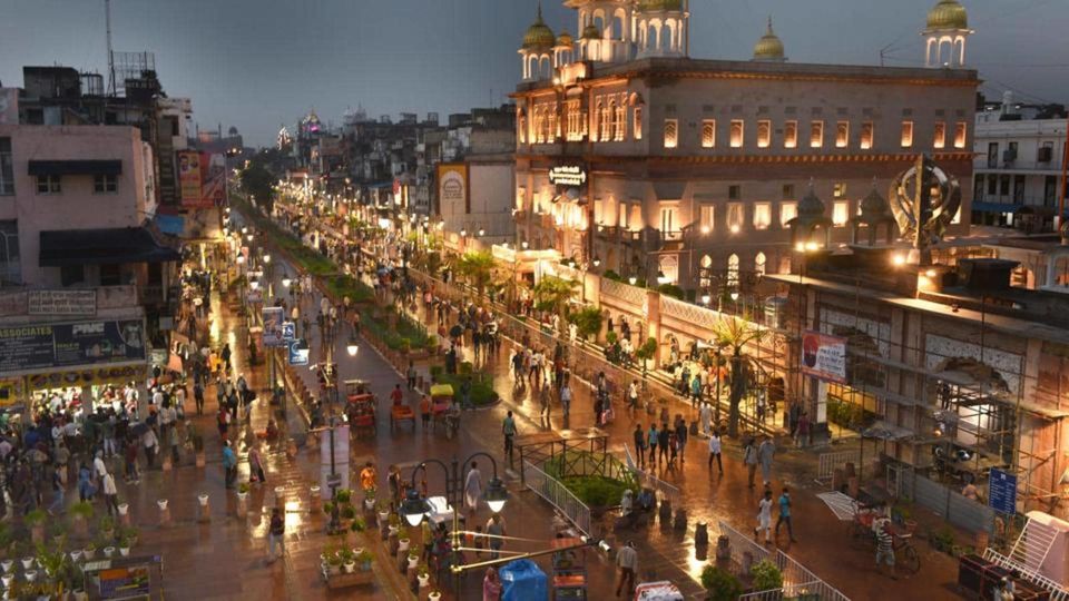 Photo of This Metro Line in Delhi is the Most Happening One For The Ultimate Shopping and Food Experiences by Varsha Banerjee