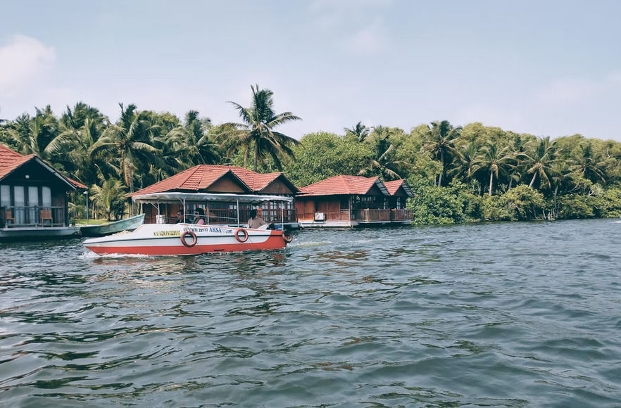 Photo of Poovar Lake Port Back waters, Thiruvananthapuram by Neetu Banthia 