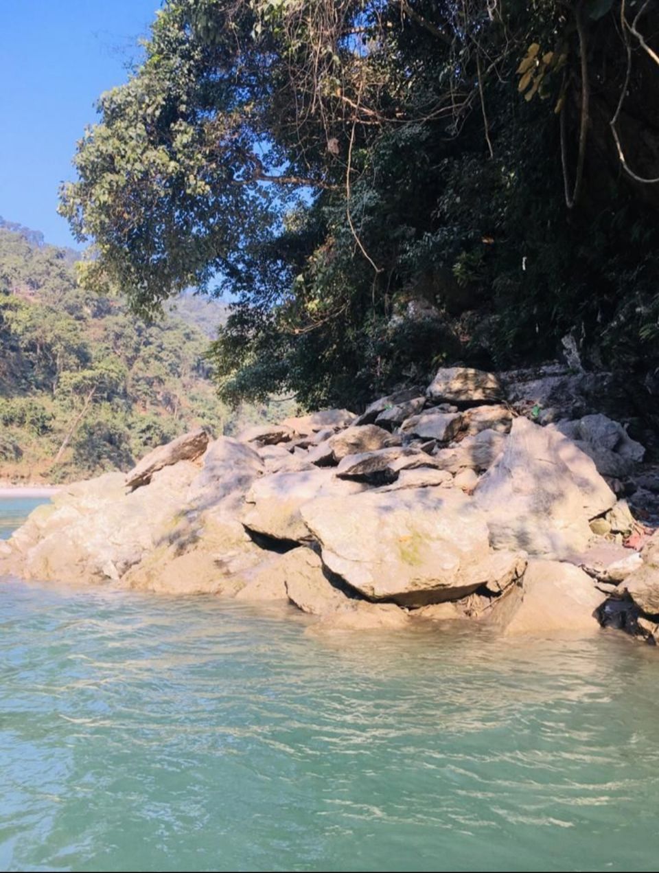 Photo of Triveni - confluence of river Teesta and Rangeet, ideal for picnic spot. by Sohini Roy.