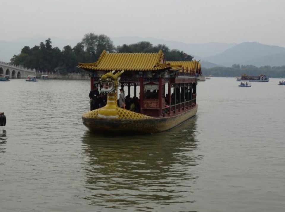 Photo of Marble Boat, Yang Zhou Shi by Sohini Roy. 