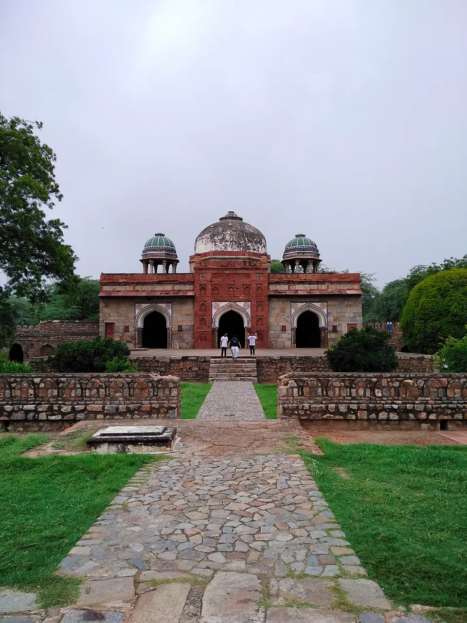 Photo of Isa Khan's Mosque, New Delhi by Jayant Jain