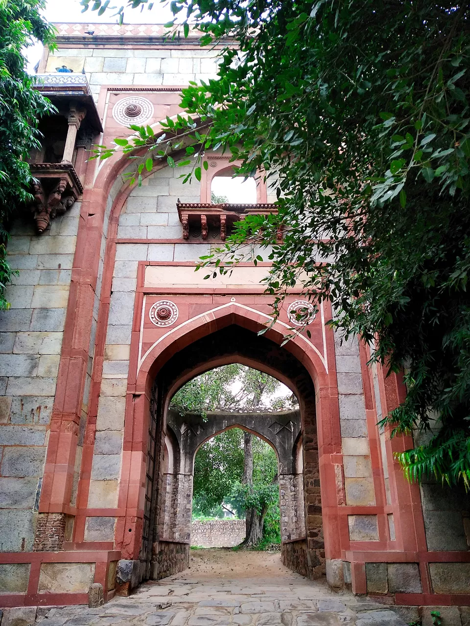 Photo of Arab Ki Sarai Gateway, New Delhi by Jayant Jain