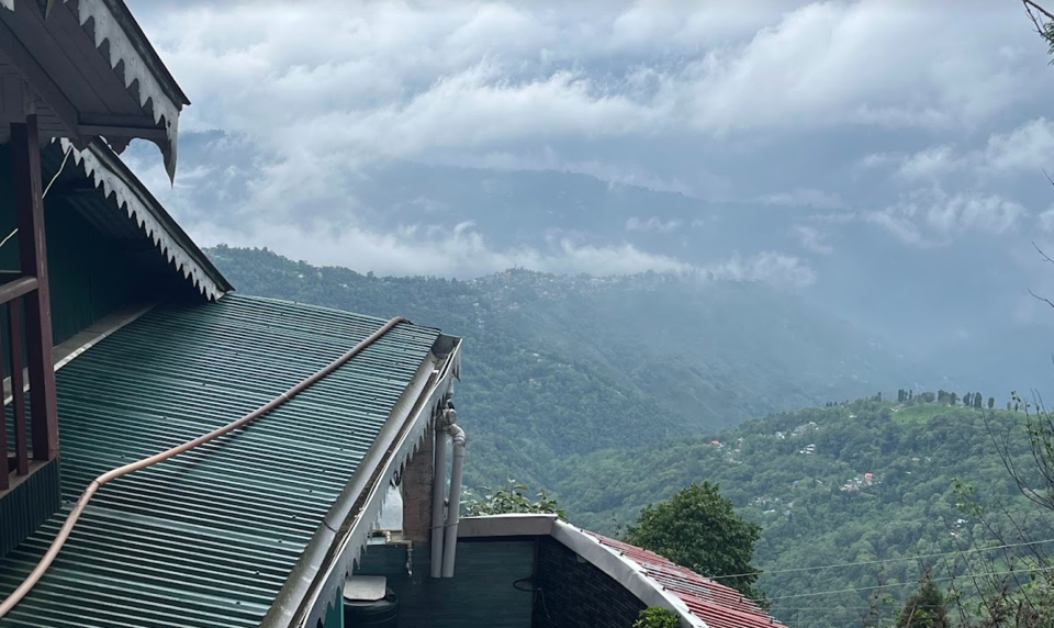 Photo of VARANASI-DARJEELING-GANGTOK-NATHULA PASS-VARANASI TRIP BY ROAD by Pratik Chandra Shukla