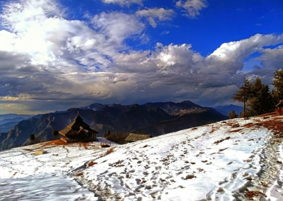 Photo of अगर आप पहाड़ों से प्यार करते हैं, तो ठंड में आप बहुत ही कम कीमतों पर बहुत शानदार जगह घूम सकते हैं। by Neha Gupta